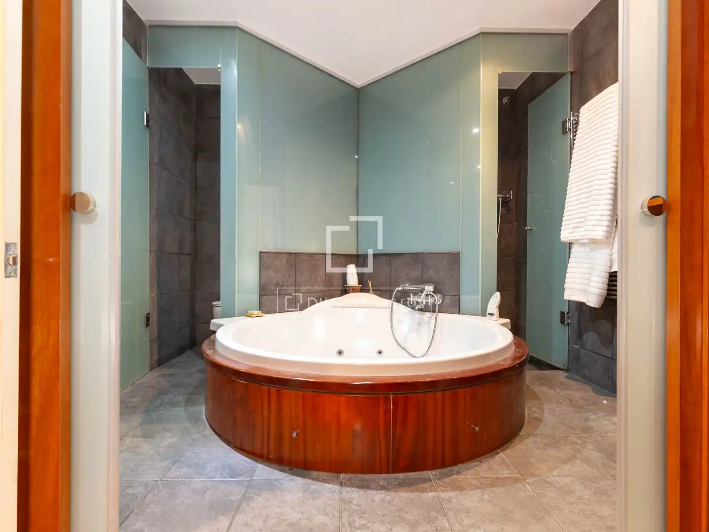 Bathroom of Flat for sale in Sant Joan Despí  with Air Conditioner
