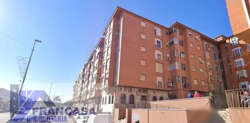 Vista exterior de Pis en venda en Cáceres amb Traster