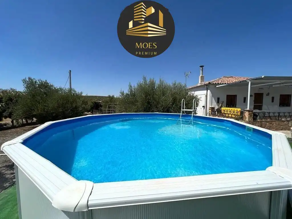 Piscina de Casa o chalet en venta en Martos con Terraza