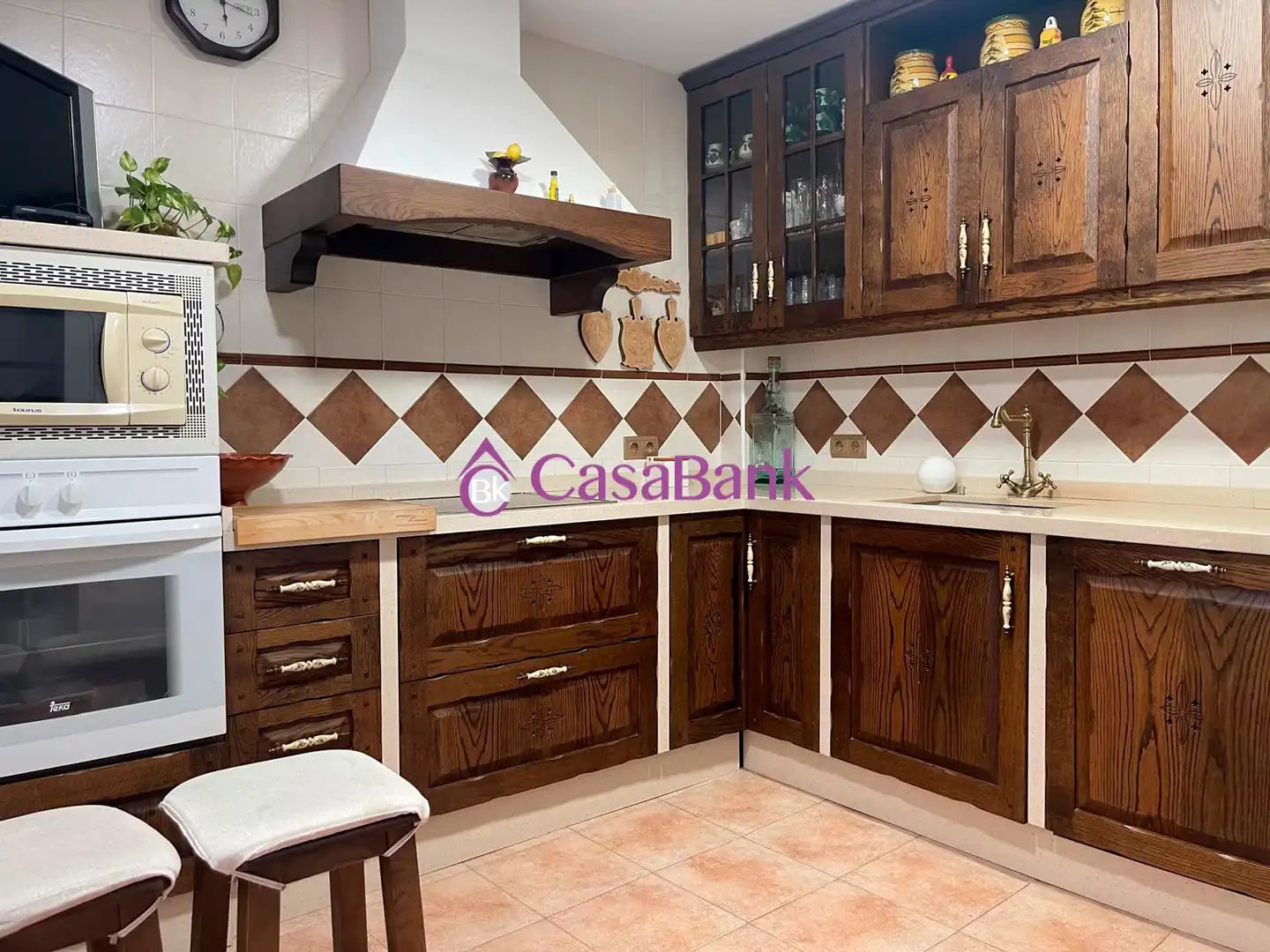 Cuina de Casa o xalet en venda en Córdoba amb Aire condicionat i Terrassa
