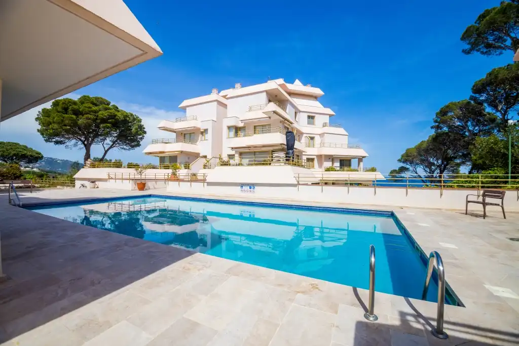 Piscina de Apartament en venda en Castell d'Aro, Platja d'Aro i s'Agaró amb Aire condicionat, Calefacció i Terrassa