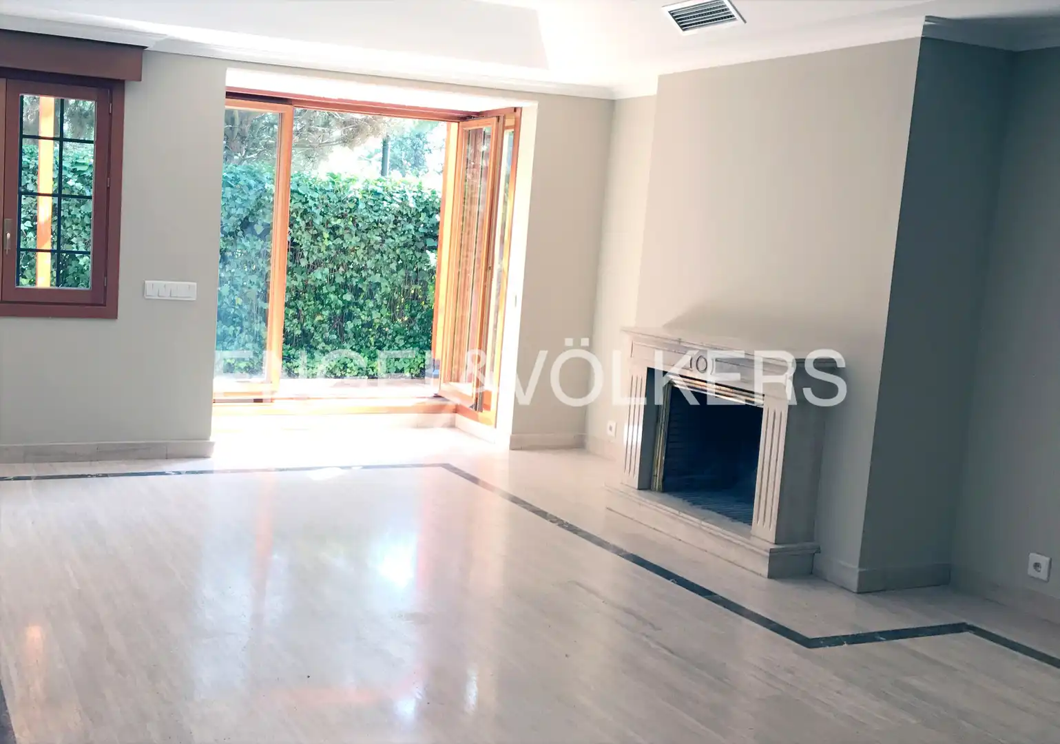 Living room of Apartments for rent in Madrid  with Air Conditioner, Heating and Private garden