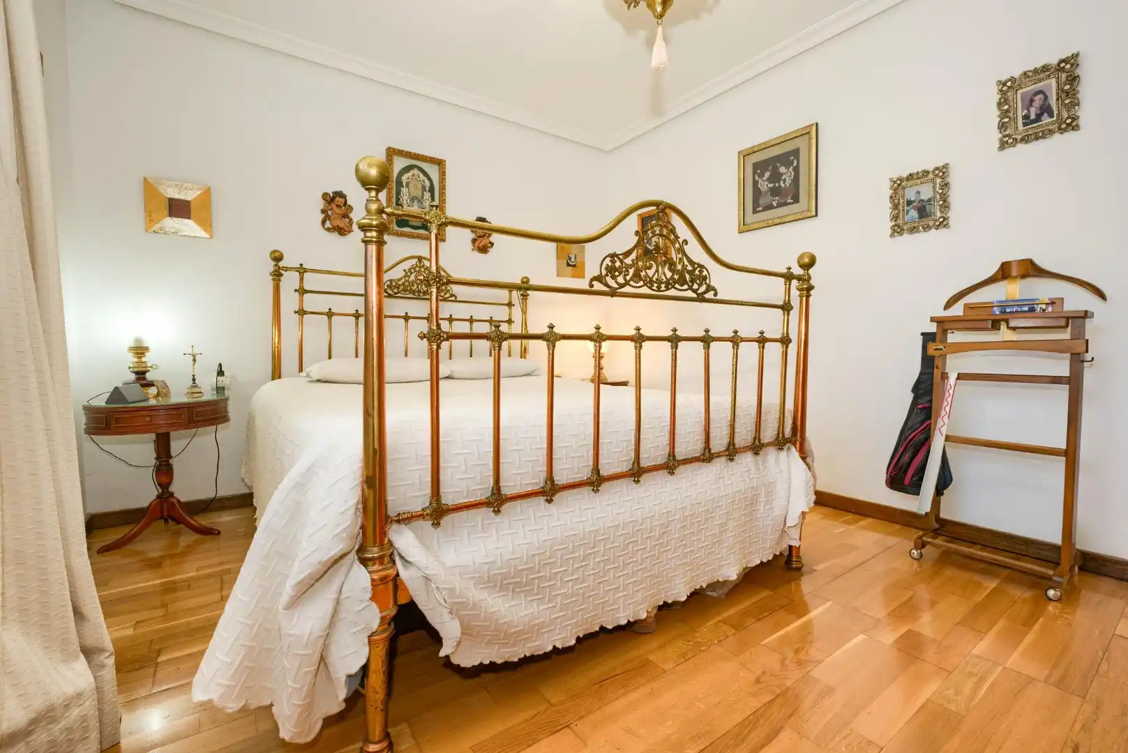 Dormitori de Casa o xalet en venda en Espartinas amb Aire condicionat, Jardí privat i Terrassa