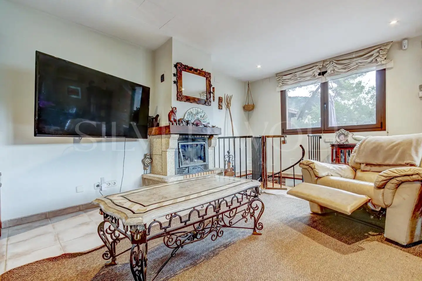 Sala de estar de Casa o chalet en venta en Vallirana con Aire acondicionado, Calefacción y Jardín privado