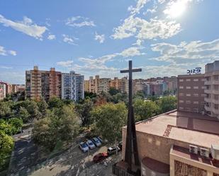 Exterior view of Flat to rent in  Valencia Capital  with Air Conditioner, Terrace and Balcony