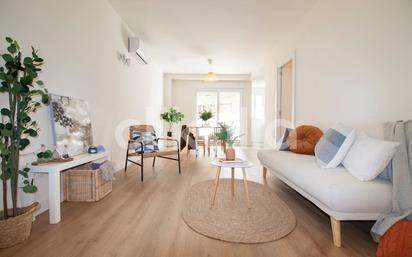 Sala d'estar de Pis en venda en Fuengirola amb Aire condicionat i Terrassa