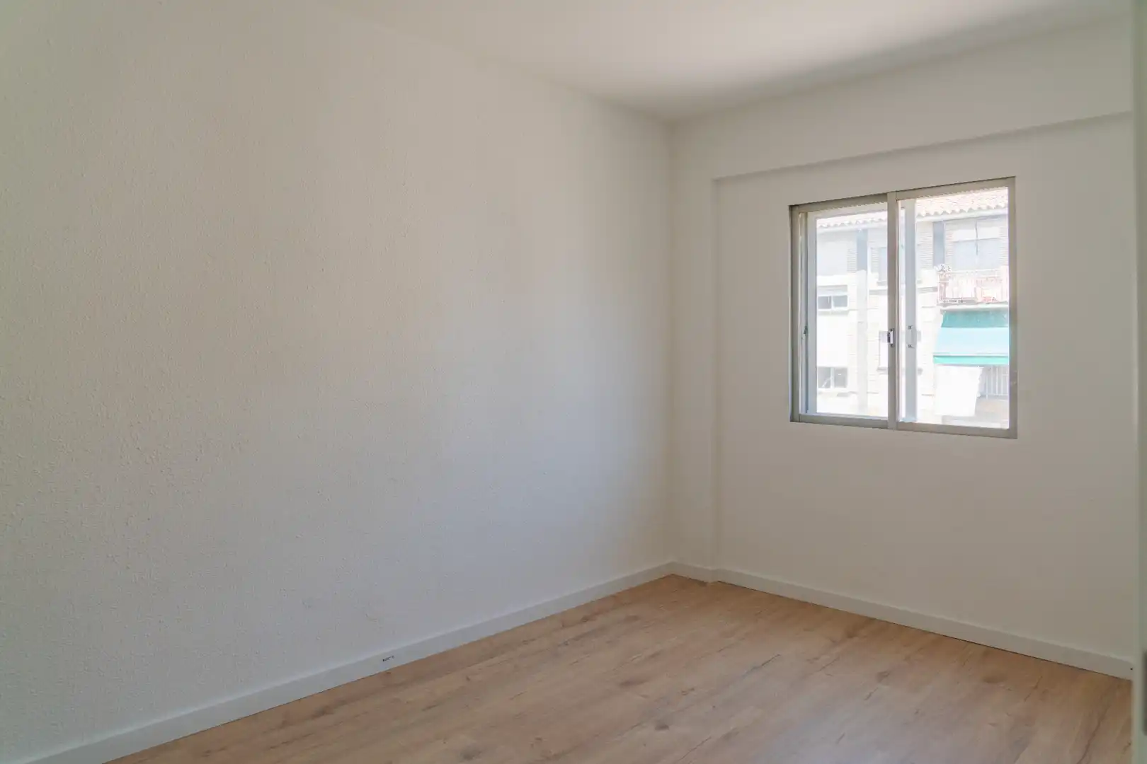 Habitación de Piso en venta en Zaragoza con Calefacción, Parquet y Terraza