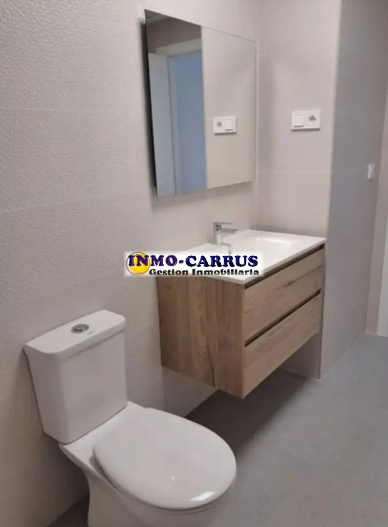 Bany de Pis de lloguer en Elche / Elx amb Aire condicionat, Calefacció i Balcó