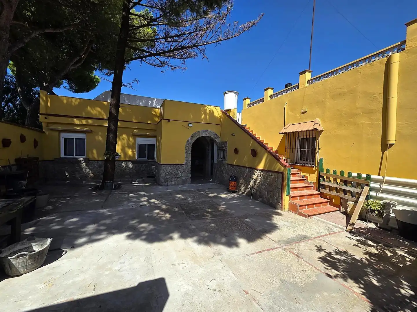 Außenansicht von Haus oder Chalet zum Verkauf in Chiclana de la Frontera mit Privatgarten, Abstellraum und Schwimmbad