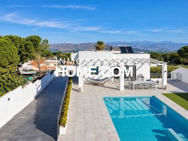 Chalet con piscina en venta en Calle de Benalmádena