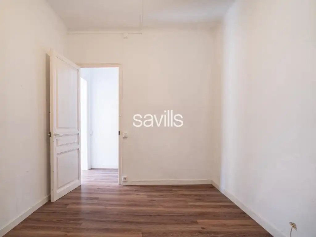 Dormitori de Apartament en venda en Barcelona amb Aire condicionat i Balcó