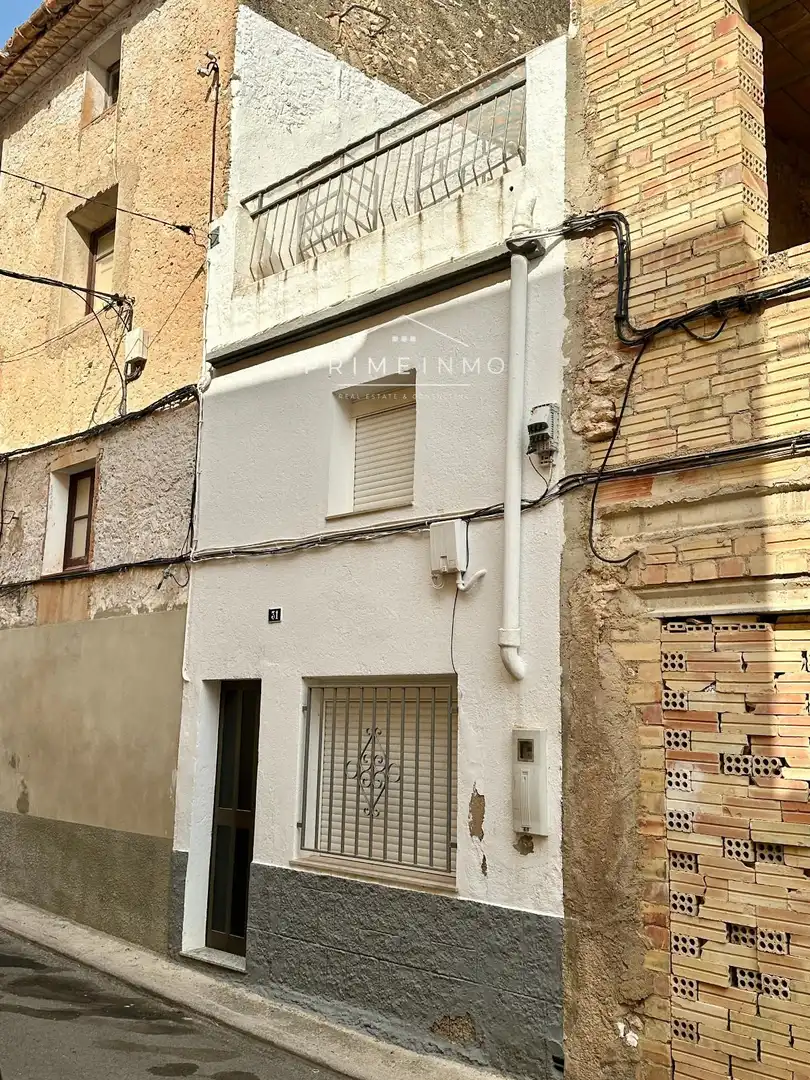 Vista exterior de Casa adosada en venda en El Perelló amb Aire condicionat, Calefacció i Terrassa