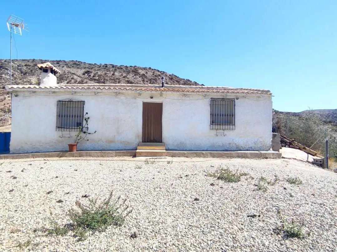 House with garden for sale in Camino Aljambra 0