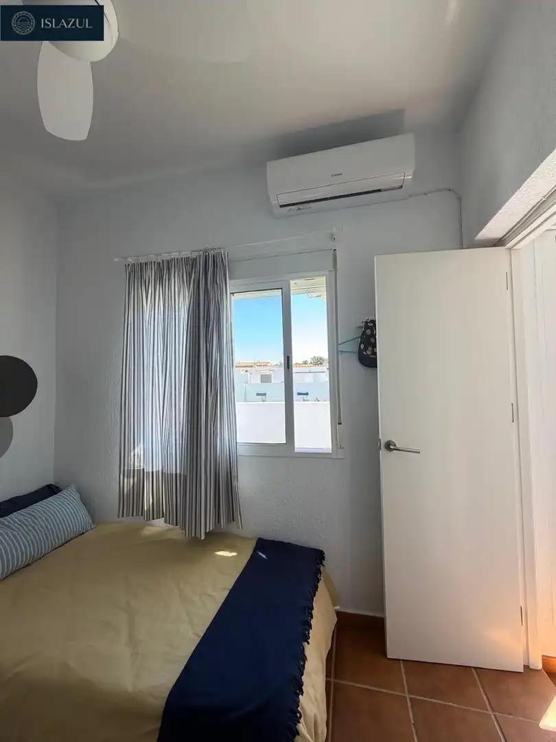 Schlafzimmer von Maisonette zum Verkauf in Islantilla mit Klimaanlage, Heizung und Privatgarten