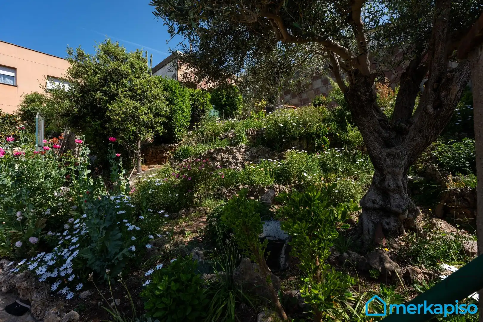 Jardí de Finca rústica en venda en Torrelles de Llobregat amb Terrassa