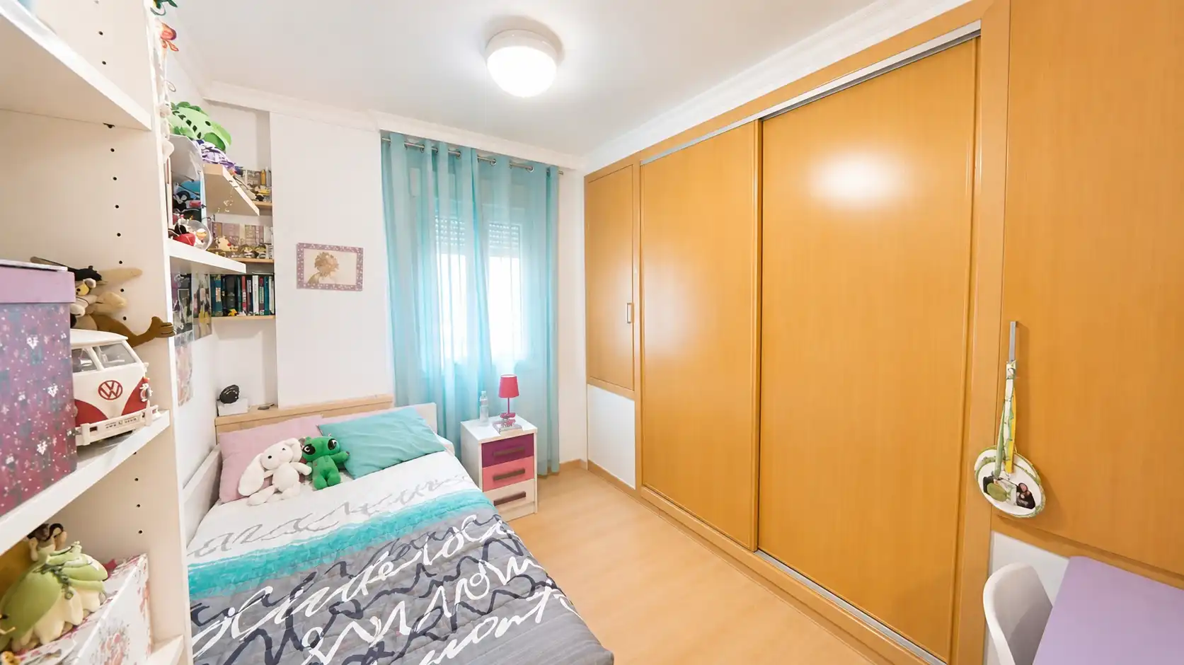 Schlafzimmer von Dachboden zum Verkauf in Vélez-Málaga mit Klimaanlage, Terrasse und Möbliert
