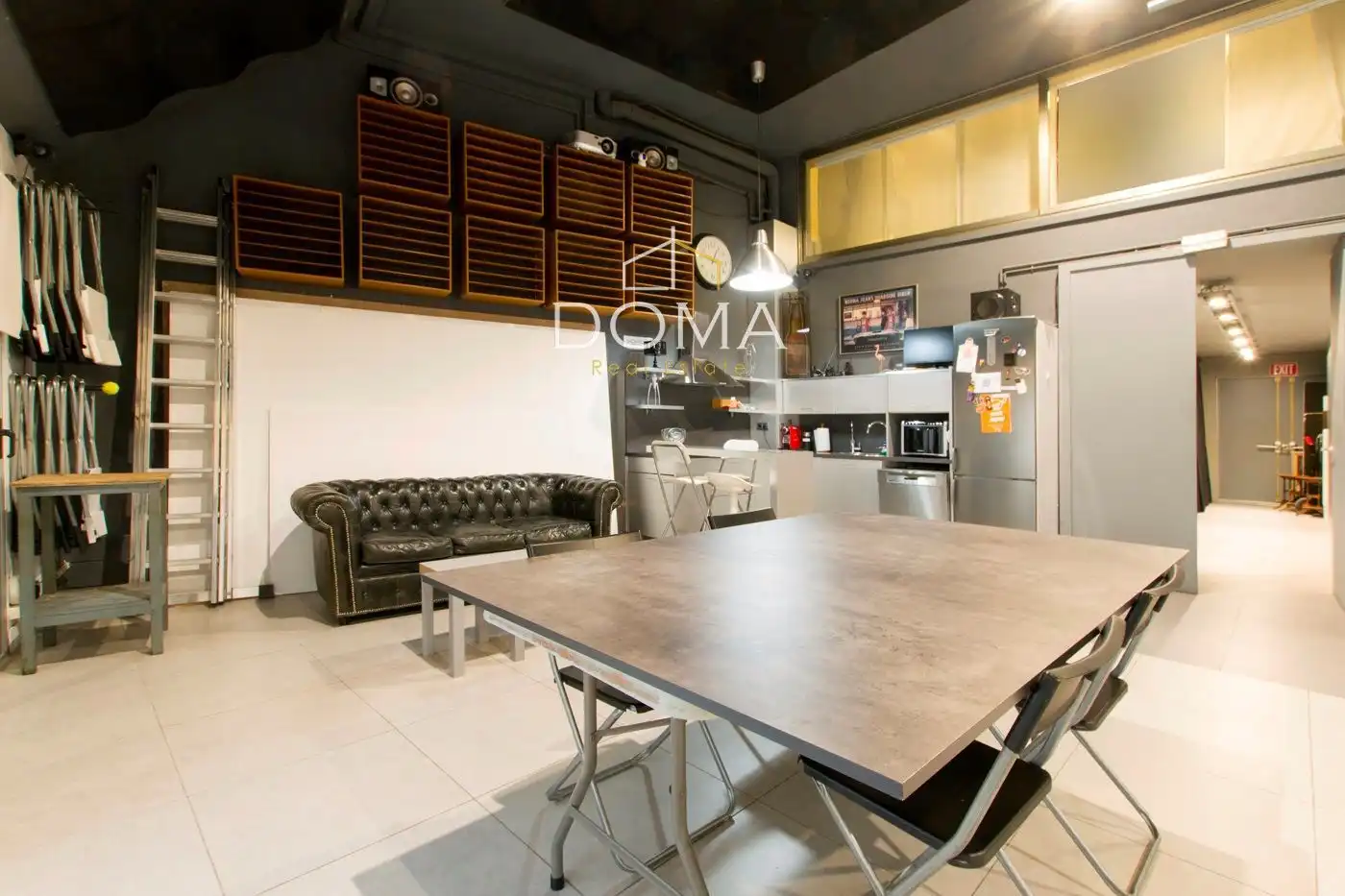 Kitchen of Commercial properties for sale in Barcelona  with Air Conditioner, Terrace and Furnished