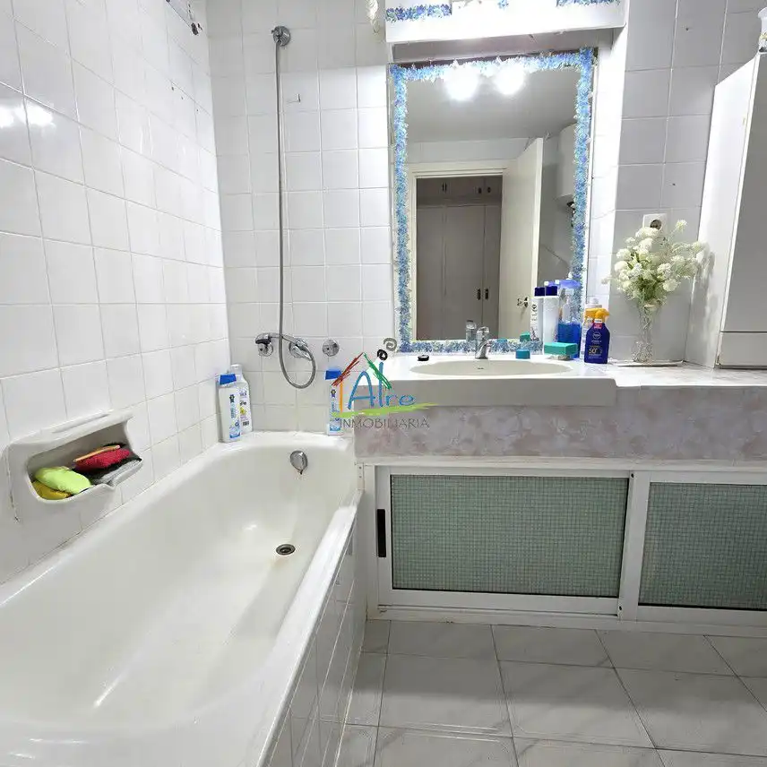 Badezimmer von Wohnung zum Verkauf in Almonte mit Klimaanlage, Terrasse und Abstellraum