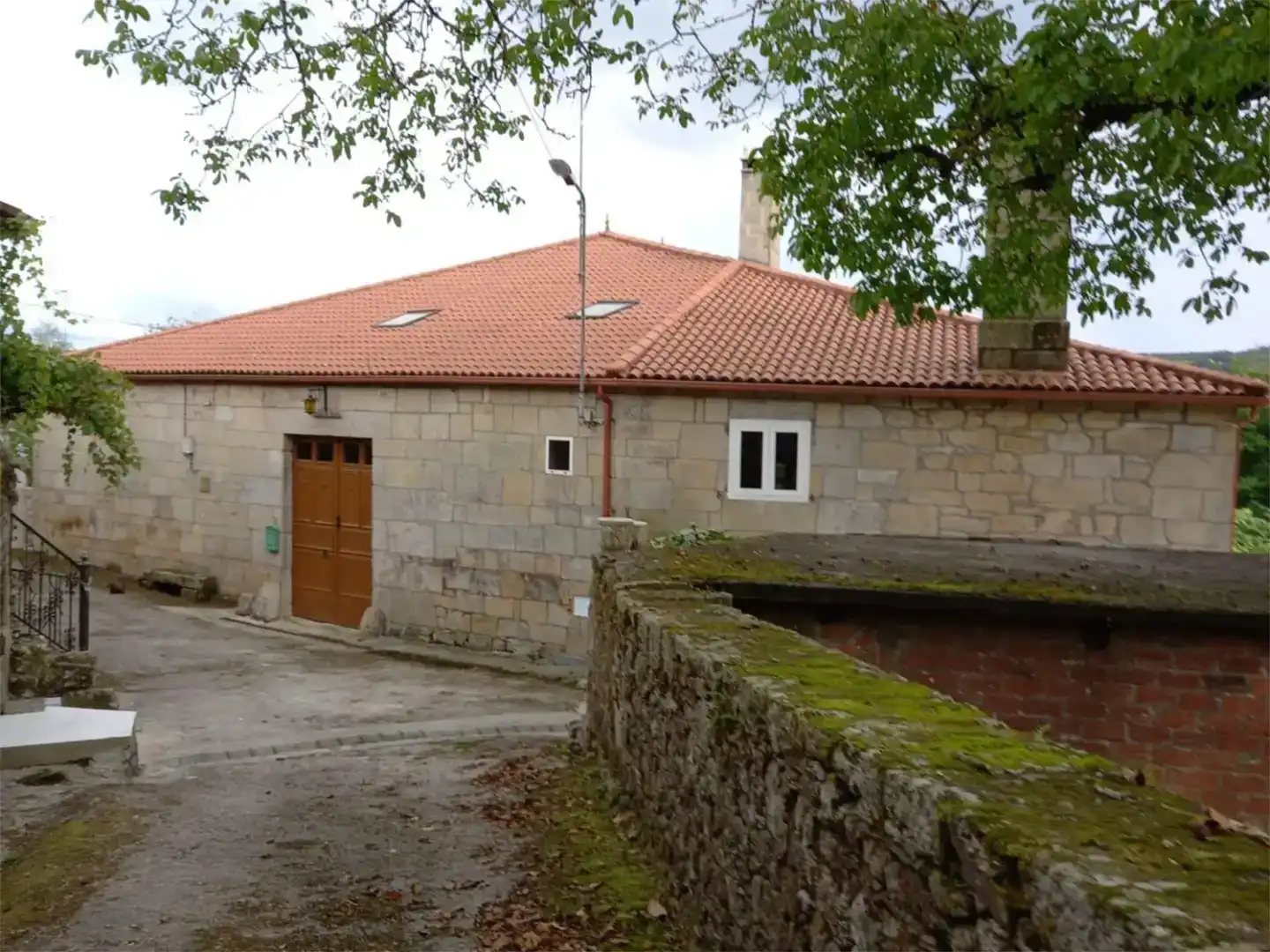 Vista exterior de Casa o xalet en venda en Carballedo amb Jardí privat, Parquet i Traster