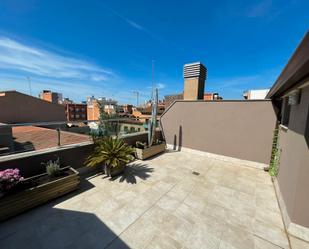 Terrassa de Dúplex de lloguer en Cornellà de Llobregat amb Aire condicionat, Parquet i Terrassa