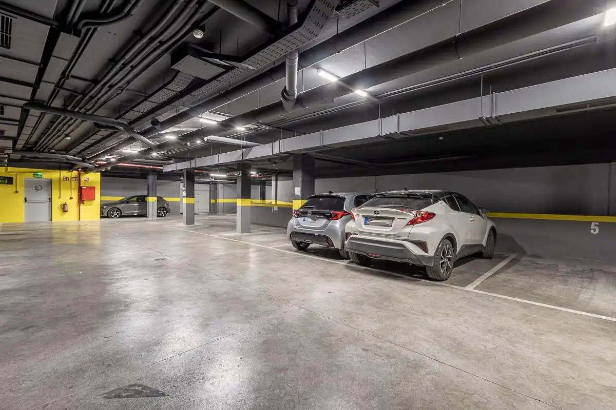 Parking de Estudio en venta en Granada con Parquet