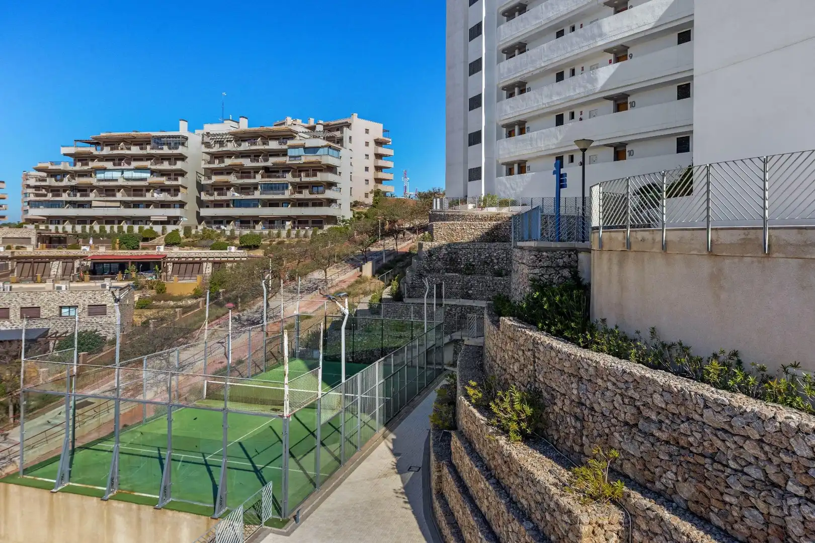 Vista exterior de Apartament en venda en Elche / Elx amb Aire condicionat, Calefacció i Jardí privat
