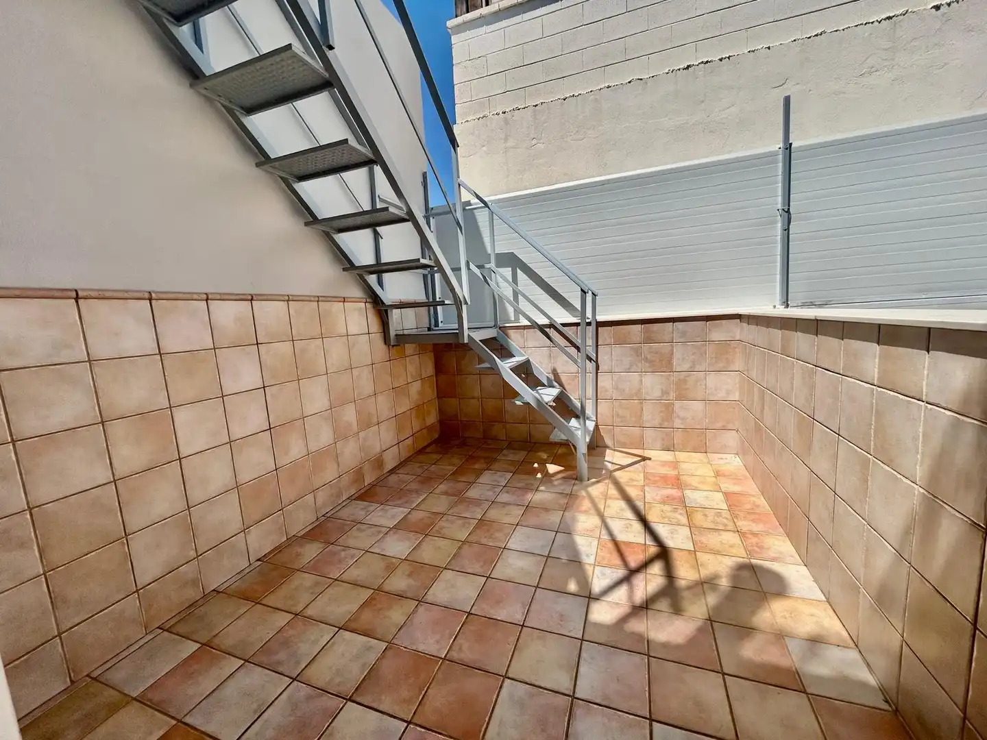 Terraza de Casa adosada en venta en Roquetas de Mar con Aire acondicionado, Calefacción y Jardín privado