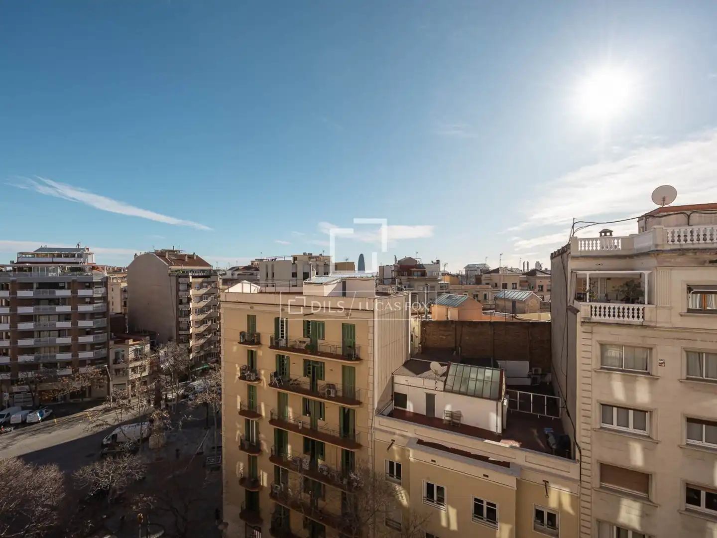 Vista exterior de Pis en venda en Barcelona amb Aire condicionat, Calefacció i Terrassa