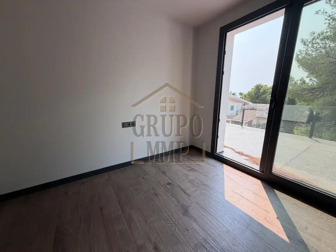 Sala d'estar de Casa o xalet en venda en Montornés - Las Palmas - El Refugio