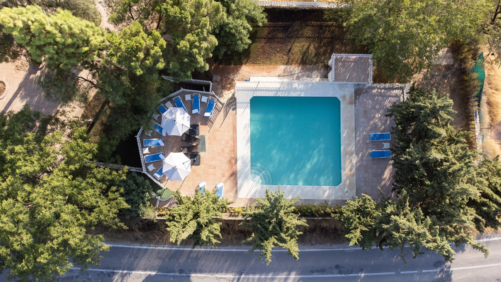 Swimming pool of Country house for sale in Gilena  with Air Conditioner, Heating and Private garden