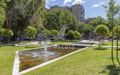 Vista exterior de Pis en venda en Alcalá de Henares amb Terrassa