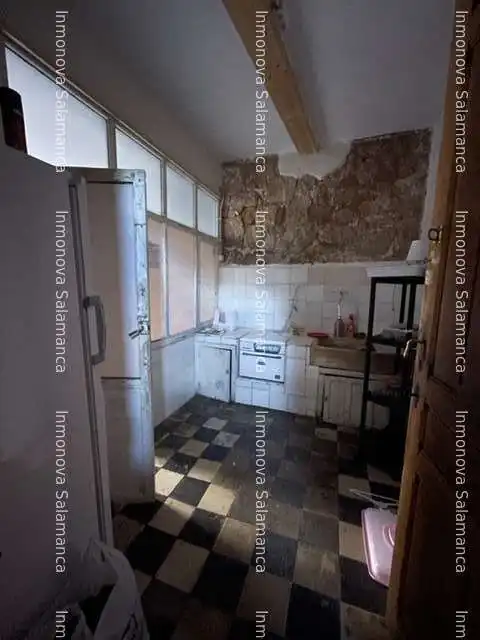 Cuina de Local de lloguer en Salamanca amb Terrassa