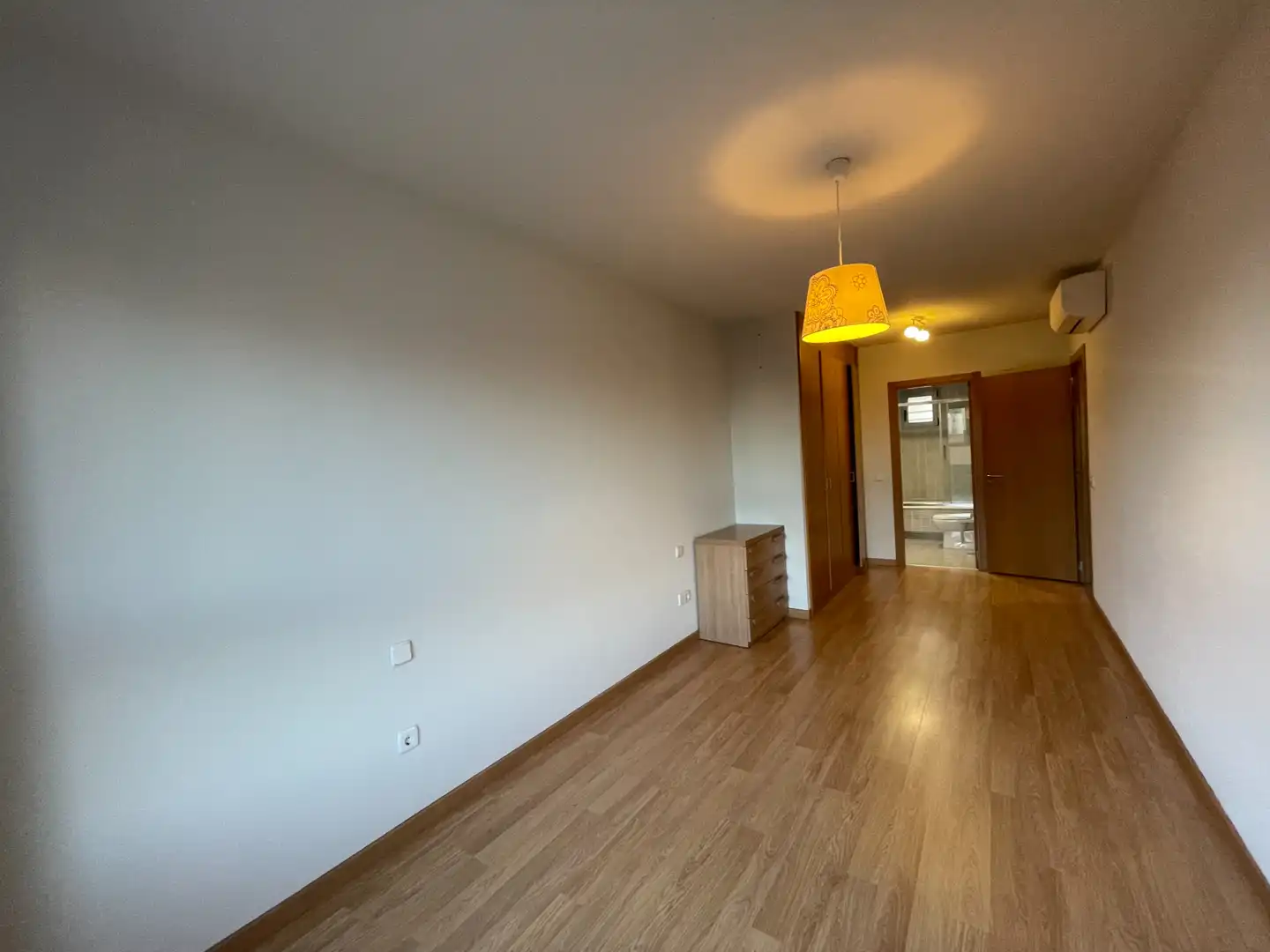 Wohnung zur Miete in San Sebastián de los Reyes mit Heizung, Abstellraum und Ofen