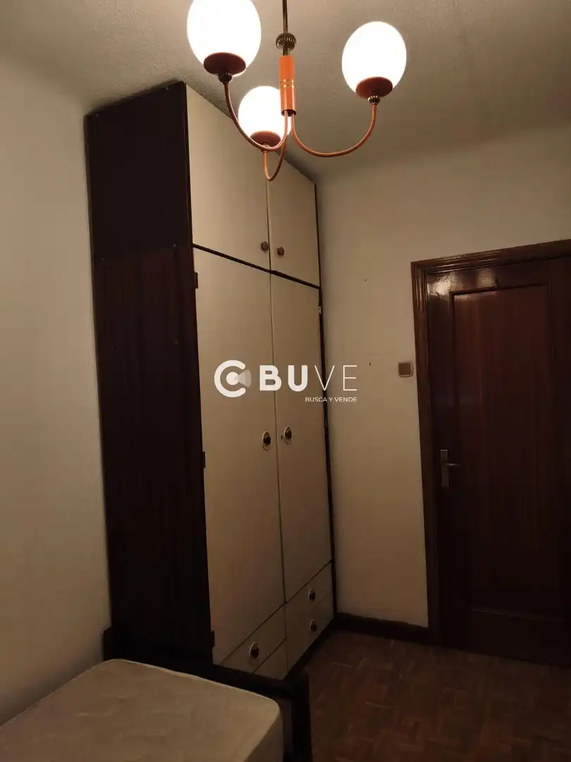 Bedroom of Flat for share in Madrid  with Furnished and Internet