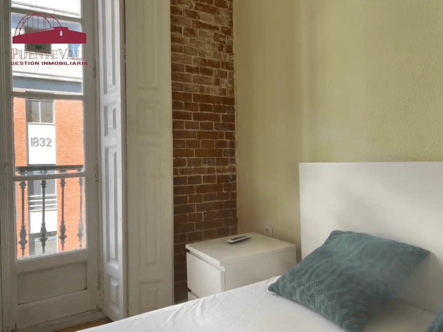 Bedroom of Flat for rent in Valladolid  with Air Conditioner, Heating and Furnished