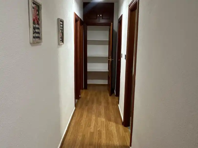 Piso de alquiler en  Granada Capital con Aire acondicionado y Balcón