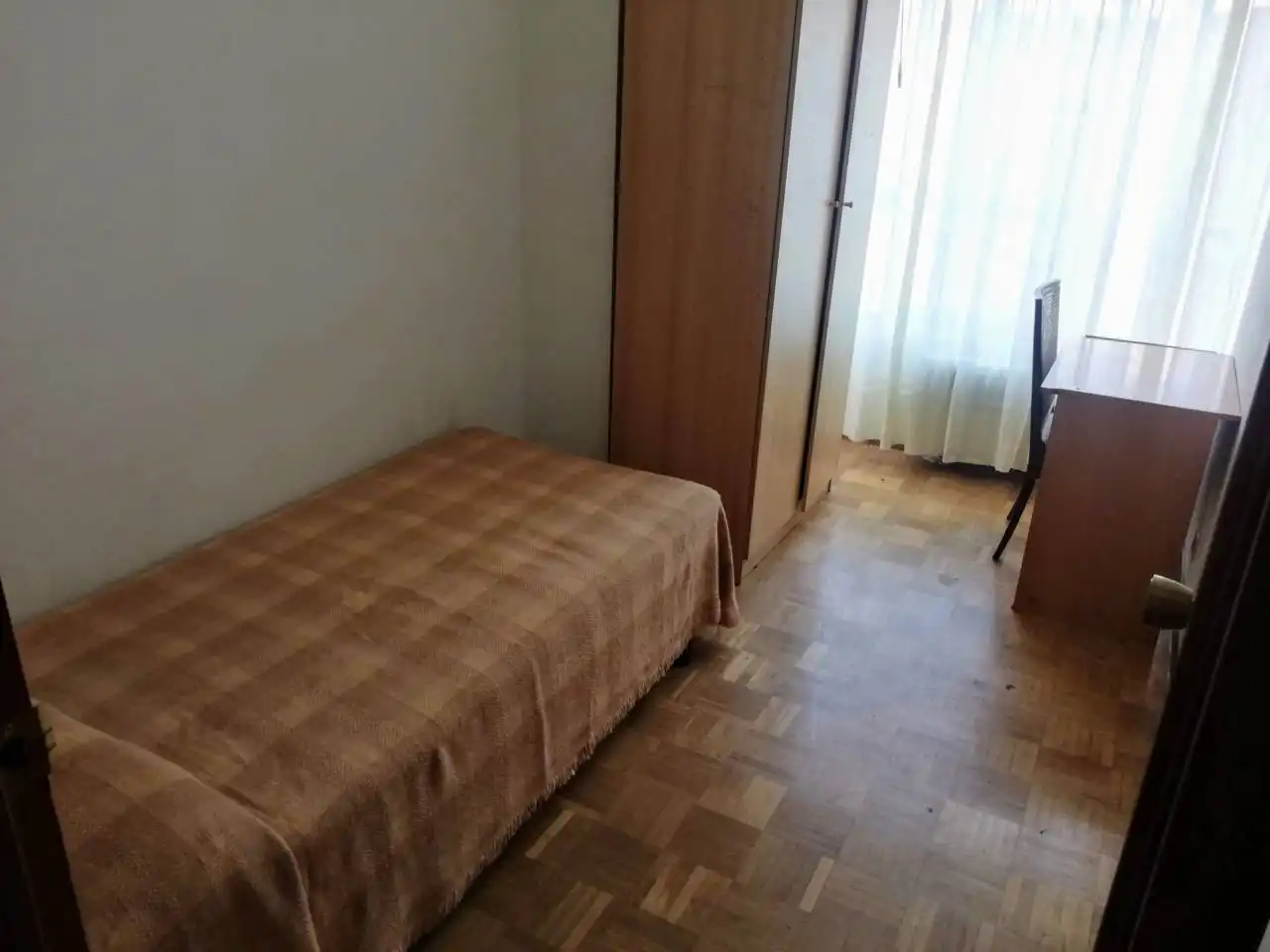 Bedroom of Flat for rent in Burgos  with Heating, Parquet flooring and Terrace