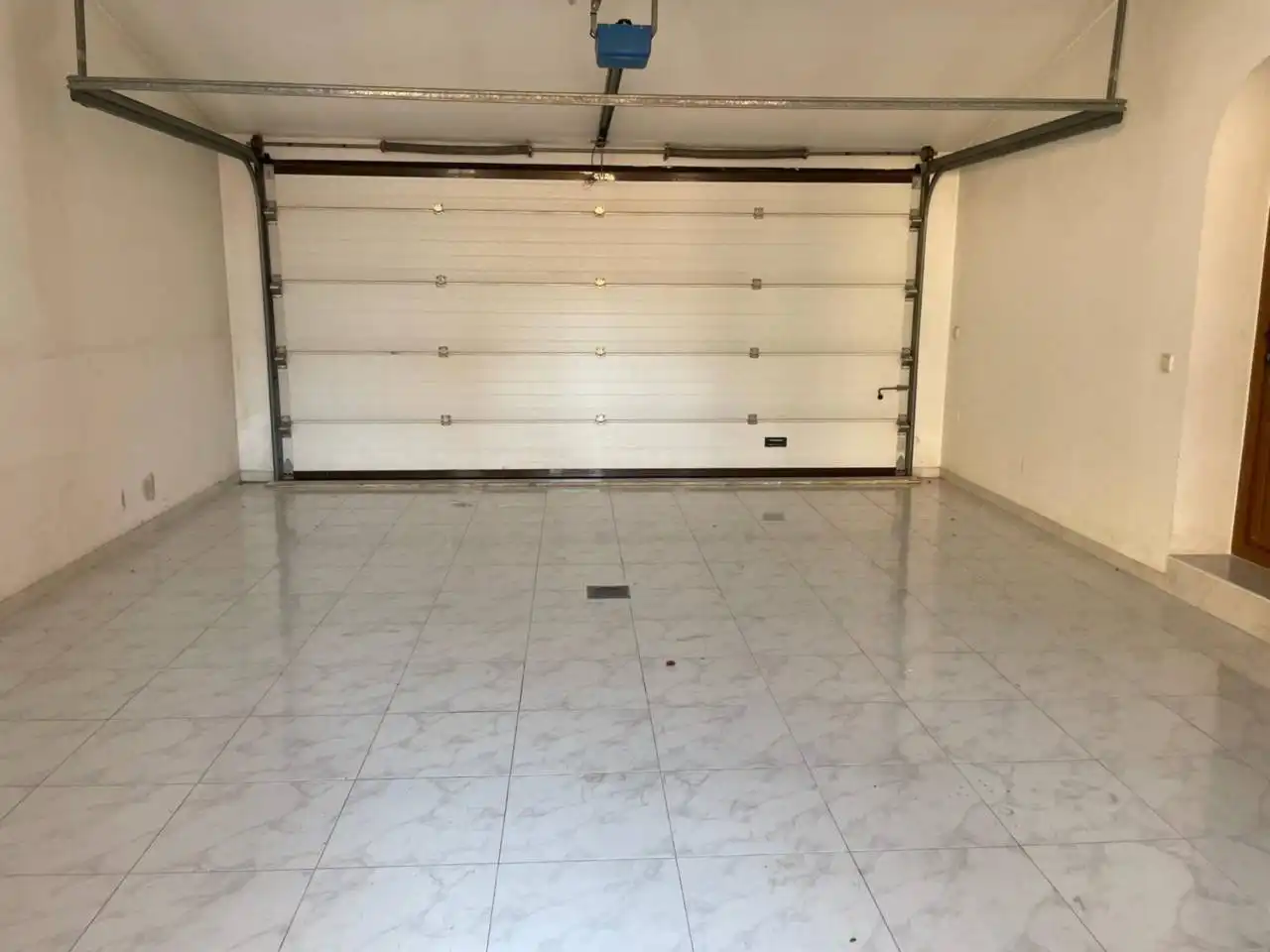 Einfamilien-Reihenhaus zum Verkauf in Cartagena mit Klimaanlage, Privatgarten und Terrasse