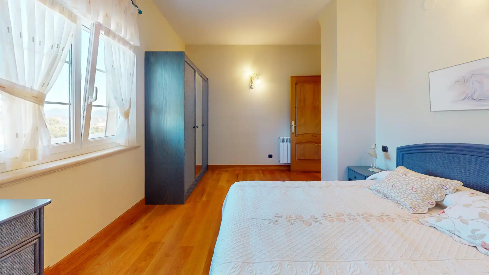 Dormitori de Casa o xalet en venda en Arnuero amb Calefacció, Terrassa i Balcó