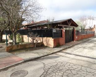 Exterior view of House or chalet for sale in Belmonte de Tajo  with Air Conditioner, Heating and Private garden