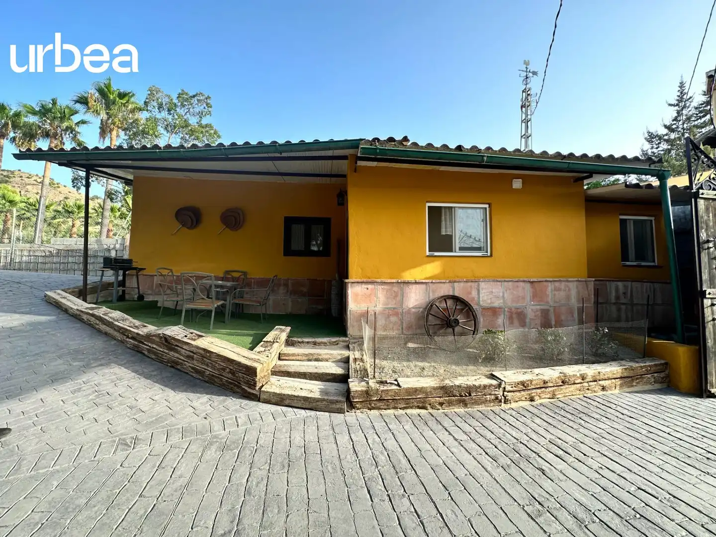 Vista exterior de Finca rústica en venda en Pizarra amb Aire condicionat, Calefacció i Jardí privat