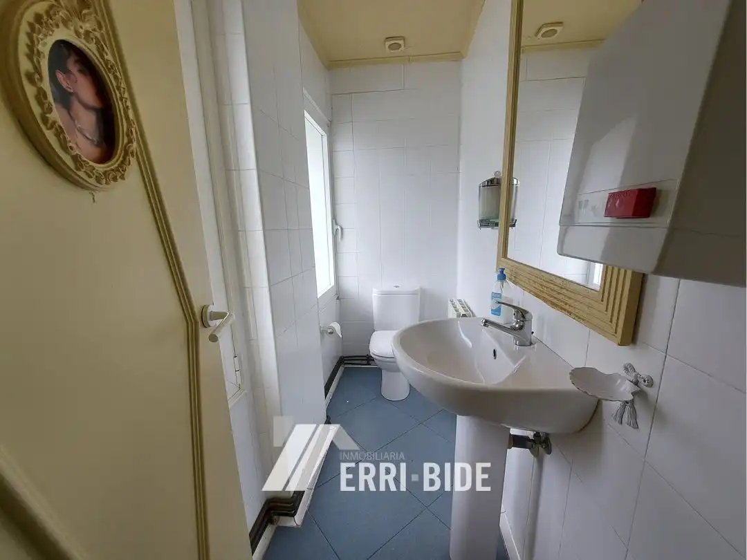 Baño de Local en venta en Mungia con Aire acondicionado