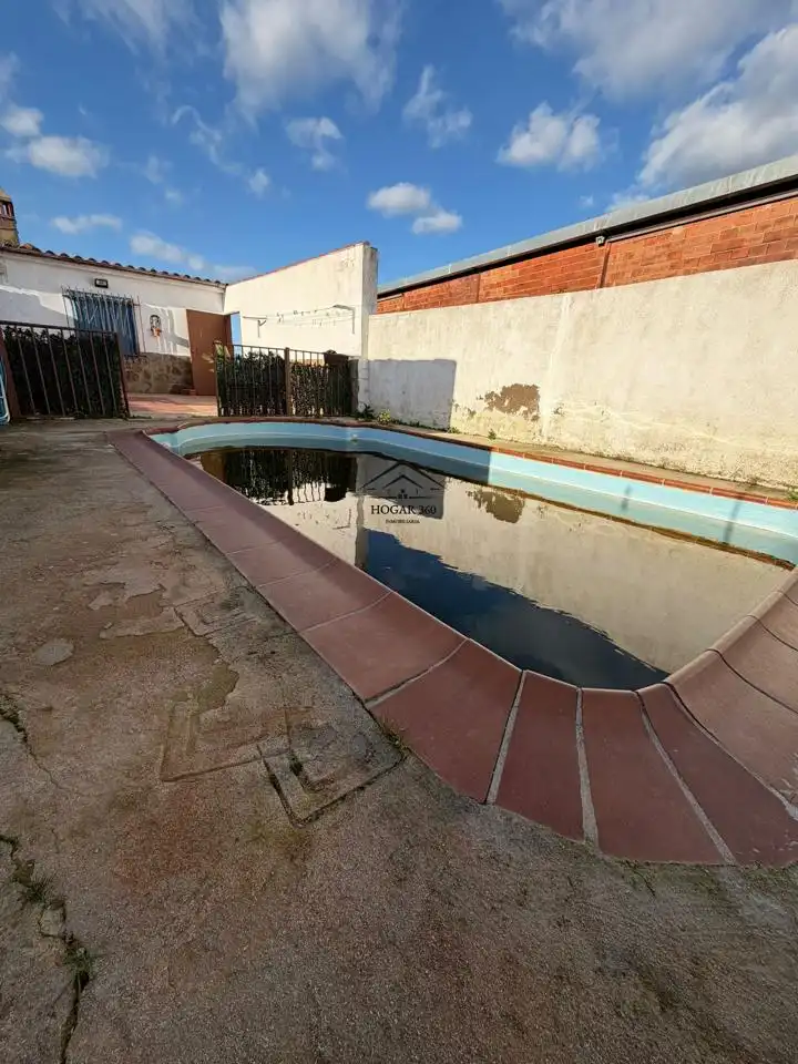 Swimming pool of Country homes for sale in Casar de Cáceres