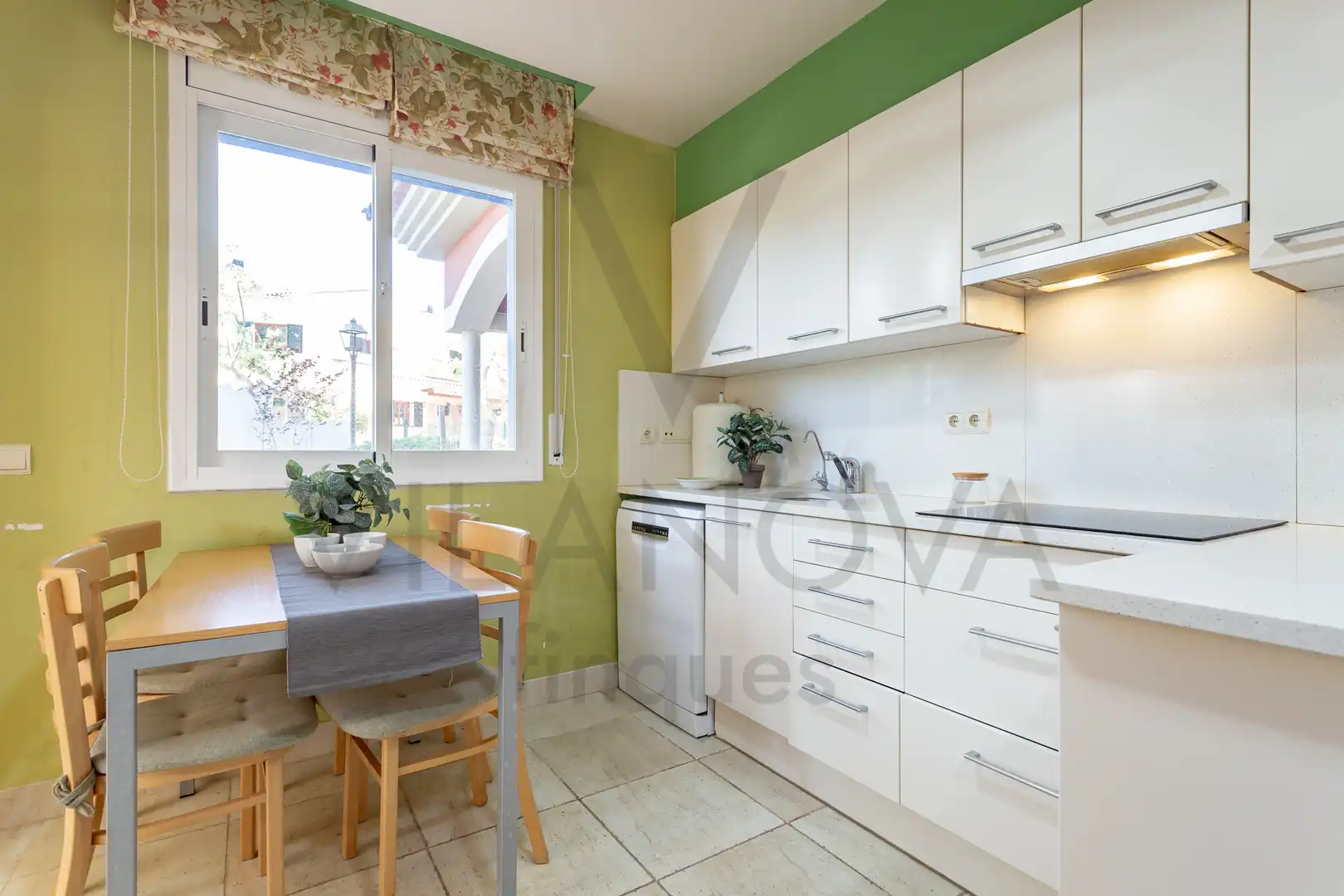 Adosado con piscina en venta en Carrer de les Mèlies, imagen 23