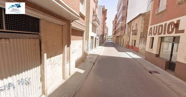 Garaje en Venta en Calle de Soria en Santa Catalina - Ferial