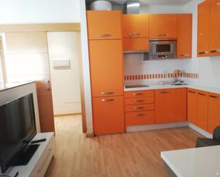 Cuina de Apartament de lloguer en  Huelva Capital amb Moblat i Balcó