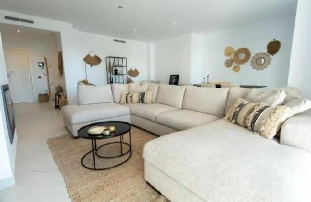 Sala de estar de Apartamento de alquiler en Estepona con Aire acondicionado, Terraza y Piscina