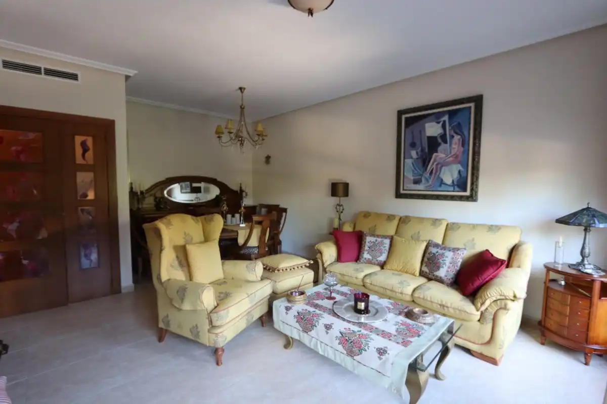 Piso con terraza en venta en Centro, imagen 3