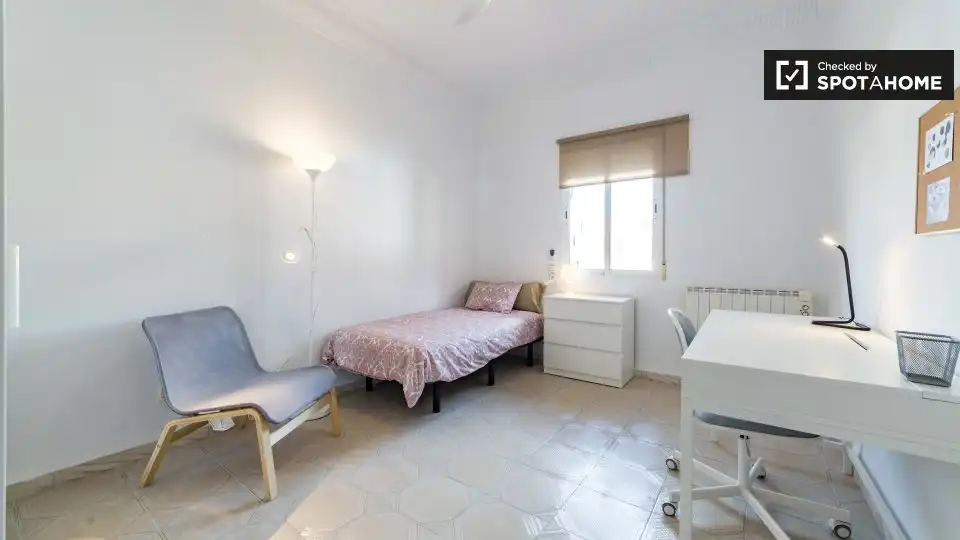 Room in Camí Fondo
