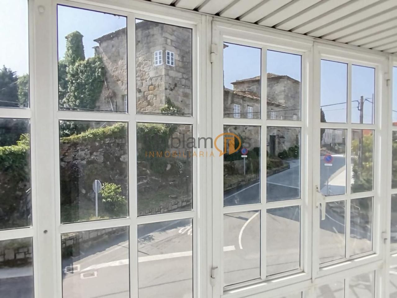 Vista exterior de Casa o xalet en venda en Vilagarcía de Arousa amb Terrassa, Traster i Moblat